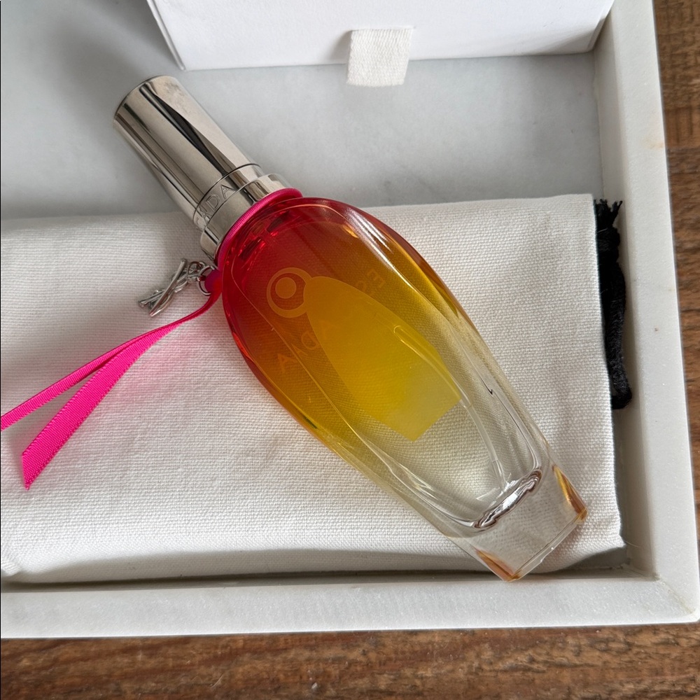 Escada Rockin Rio Perfume - Picture 5 of 7
